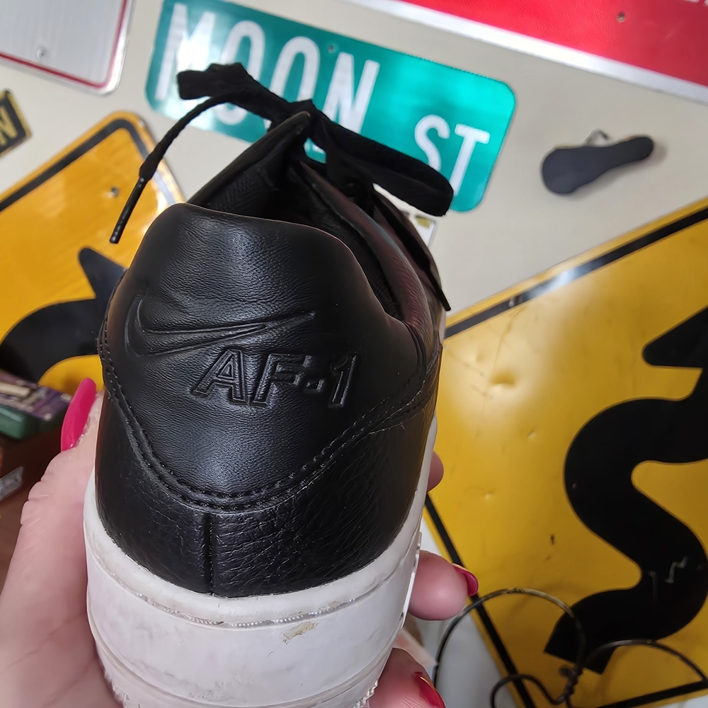 Nike Air Force 1 Low Black Leather Sneakers - Picture 2 of 4